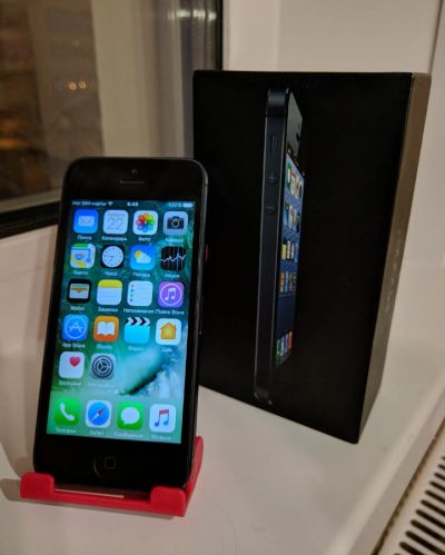 Лот: 12839814. Фото: 1. Смартфон iPhone 5 16Gb с коробкой... Смартфоны