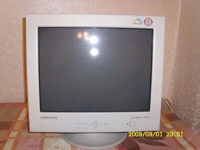 Лот: 115252. Фото: 1. Монитор Samsung Sync Master 757mb... ЭЛТ-мониторы