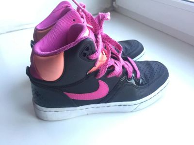Лот: 6762155. Фото: 1. Кеды Nike. Другое (спортивные товары)
