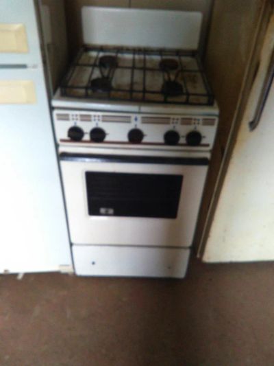 Лот: 6152937. Фото: 1. Плита газовая. Плиты, духовые шкафы, варочные поверхности