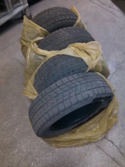 Лот: 6093770. Фото: 1. Bridgestone 195/65/15 Blizzak... Шины