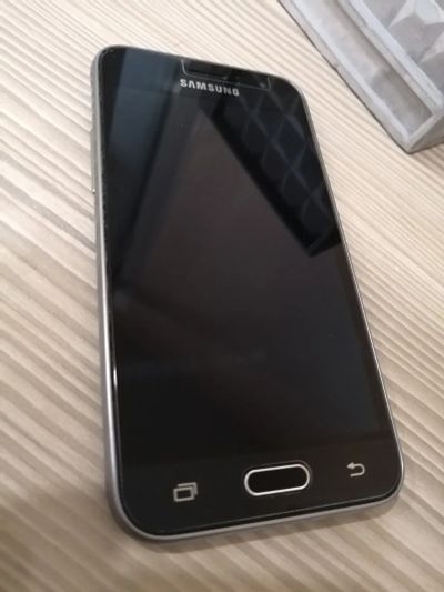 Лот: 23283597. Фото: 1. Samsung Galaxy J1 DUOS. Смартфоны