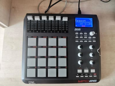 Лот: 17768120. Фото: 1. Продам дрампад Akai mpd 26. MIDI-оборудование