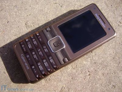 Лот: 197032. Фото: 1. Sony Ericsson k770i обмен или... Кнопочные мобильные телефоны