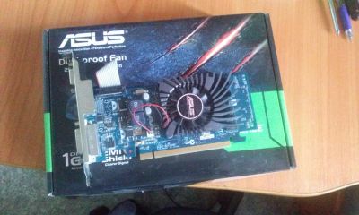 Лот: 5490001. Фото: 1. geforce 210 почти новая на гарантии. Видеокарты