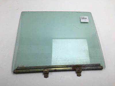 Лот: 20392612. Фото: 1. Стекло двери Mercedes-Benz W123... Кузов