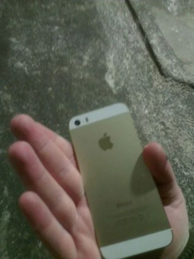 Лот: 6992933. Фото: 1. Iphone 5s 16gb Gold 7000 Срочно... Смартфоны