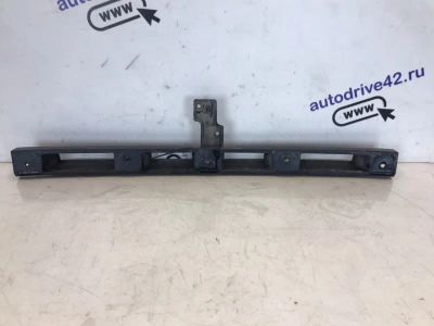 Лот: 21706245. Фото: 1. крепление бампера Ford Focus CB4. Двигатель и элементы двигателя
