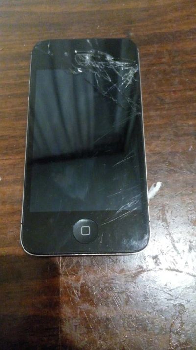 Лот: 4765470. Фото: 1. Iphone 4s 16gb. Смартфоны