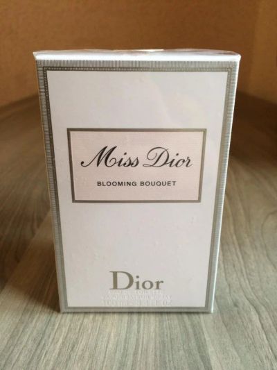 Лот: 6767164. Фото: 1. Духи miss dior. Женская парфюмерия
