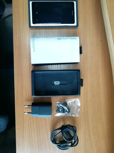 Лот: 11419158. Фото: 1. Nokia lumia 800. Кнопочные мобильные телефоны