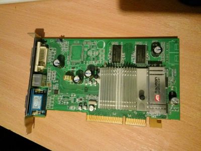 Лот: 11054864. Фото: 1. Radeon 9600 128mb. Видеокарты
