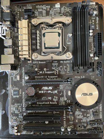 Лот: 21137540. Фото: 1. Материнская плата Asus H97-PLUS. Материнские платы