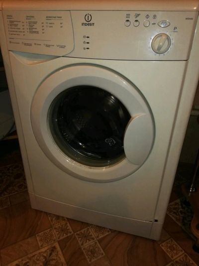 Лот: 12671991. Фото: 1. Стиральная машина Indesit WISN80. Стиральные машины