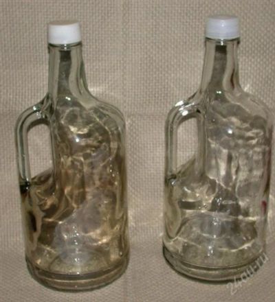 Лот: 1950074. Фото: 1. Две бутылки с ручками 1,75. Кружки, стаканы, бокалы