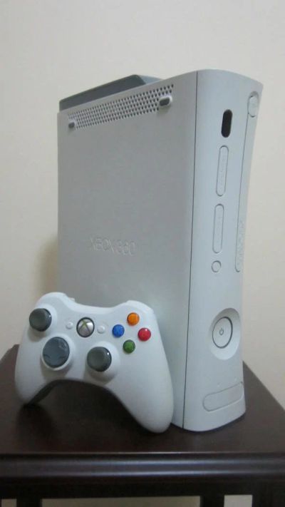 Лот: 11521054. Фото: 1. Xbox 360 прошитый + 100 дисков. Игровые приставки, консоли