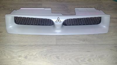 Лот: 16191715. Фото: 1. Решётка радиатора Mitsubishi Galant... Кузов
