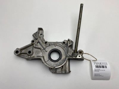 Лот: 20729944. Фото: 1. Насос масляный Mazda Familia 1999... Двигатель и элементы двигателя
