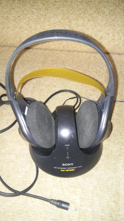 Лот: 7521715. Фото: 1. Беспроводные наушники Sony tmr-rf815r... Наушники, гарнитуры