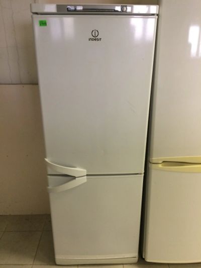 Лот: 15896704. Фото: 1. Холодильник Indesit (2219). Холодильники, морозильные камеры