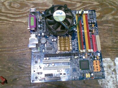 Лот: 2633853. Фото: 1. Комплект мать+проц Gigabyte GA-945GM-S2. Материнские платы