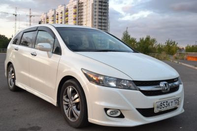 Лот: 12046870. Фото: 1. Honda Stream максимальной комплектации... Автомобили