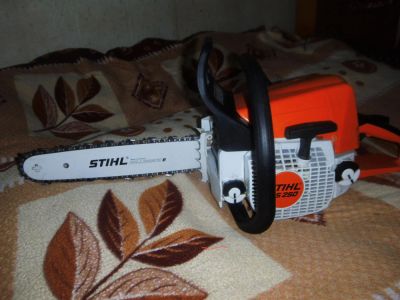 Лот: 4012197. Фото: 1. бензопила STIHL 250. Бензо-, мотоинструмент