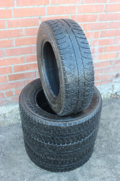 Лот: 24441235. Фото: 1. Шины зимние Bridgestone Ice Cruiser... Шины