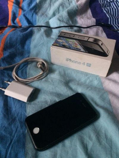 Лот: 11648640. Фото: 1. iPhone 4s 8gb. Смартфоны