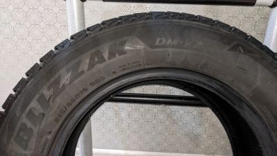 Лот: 20945635. Фото: 1. Bridgestone Blizzak DM-V2 215... Шины