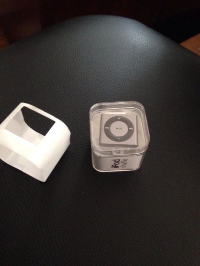 Лот: 5245016. Фото: 1. iPod shuffle 4 space gray 2 gb... Плееры