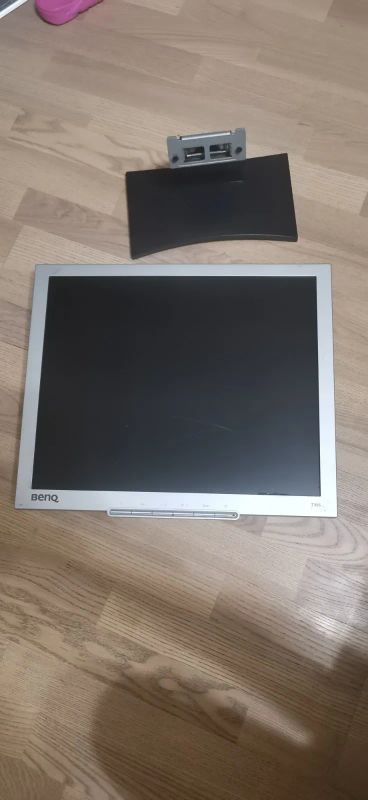 Лот: 25601642. Фото: 1. Монитор benq t905 q9t4 19". ЖК-мониторы