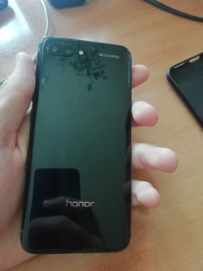 Лот: 15910939. Фото: 1. Honor 10 4/64. Смартфоны