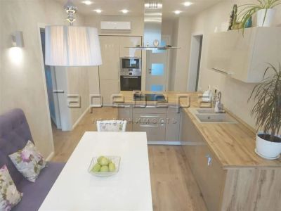 Лот: 13657137. Фото: 1. 3-комнатная квартира на ул. Металлургов... Квартиры, студии