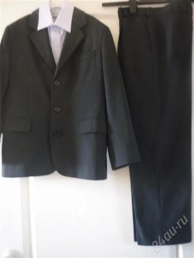 Лот: 2026138. Фото: 1. Школьный костюм (72/134) и 4 рубашки... Другое (одежда и аксессуары)