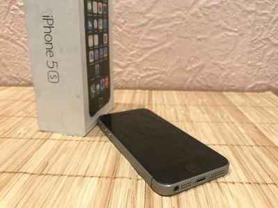 Лот: 9543512. Фото: 1. iPhone 5s 32 gb ! Идеальное состояние... Смартфоны