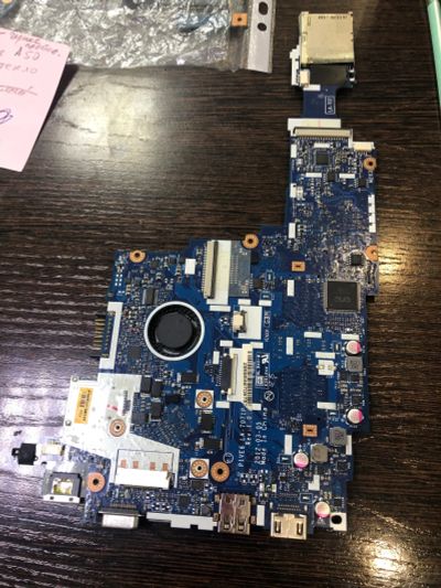 Лот: 15402308. Фото: 1. Материнская плата Acer P1VE6 LA-7071P... Материнские платы