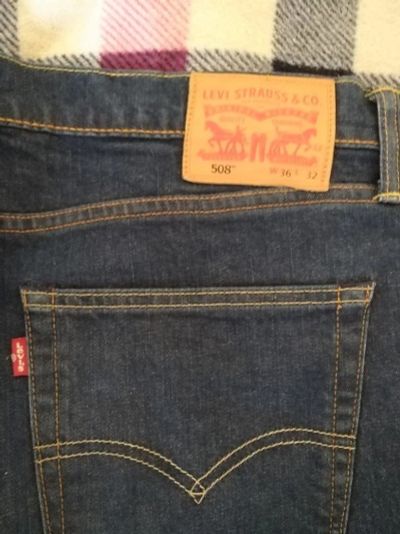 Лот: 9585740. Фото: 1. Джинсы levis. Брюки, джинсы, шорты