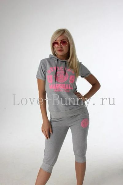Лот: 3043192. Фото: 1. Женский спортивный костюм. Свитеры, толстовки, худи
