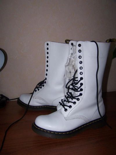 Лот: 3262138. Фото: 1. Dr. Martens. Другое (женская обувь)