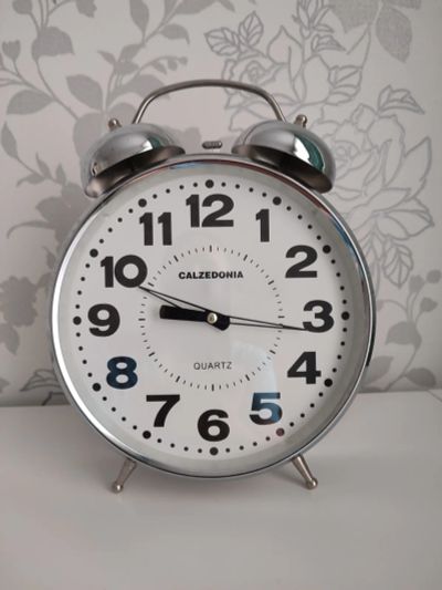 Лот: 21508578. Фото: 1. Необычный декоративный будильник... Часы настенные, настольные