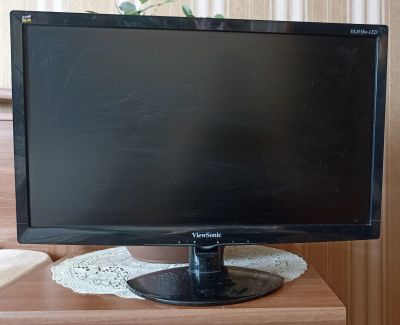 Лот: 25517581. Фото: 1. Монитор 20" VA2038W ViewSonic. ЭЛТ-мониторы