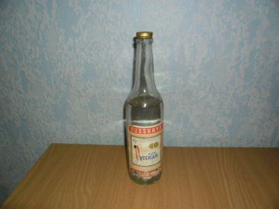 Лот: 12710745. Фото: 1. Бутылка "Водка русская" 1985 год. Другое (коллекционирование, моделизм)