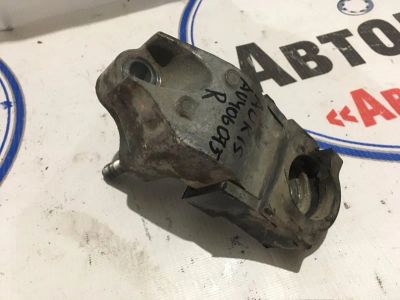 Лот: 21719681. Фото: 1. кронштейн двигателя toyota Auris... Двигатель и элементы двигателя