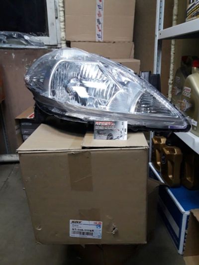 Лот: 9277024. Фото: 1. Фара правая Nissan tiida 04-10. Оптика и освещение