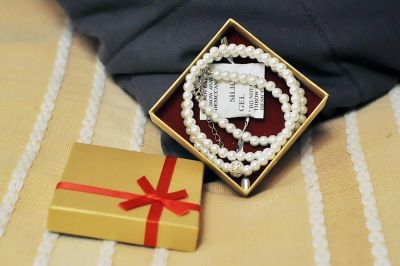 Лот: 3507730. Фото: 1. Ожерелье в подарочной упаковке... Бусы