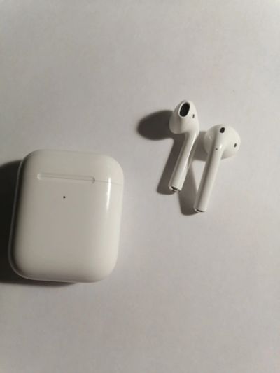Лот: 16974662. Фото: 1. airpods 2 оригинал. Красноярск