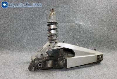 Лот: 11059140. Фото: 1. Маятник Honda CBR 400 RR nc29... Запчасти