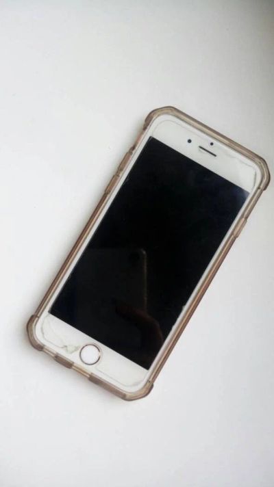 Лот: 11450165. Фото: 1. iPhone 6S 64gb. Смартфоны