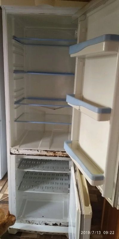 Лот: 14064565. Фото: 1. Холодильник indezit. Холодильники, морозильные камеры